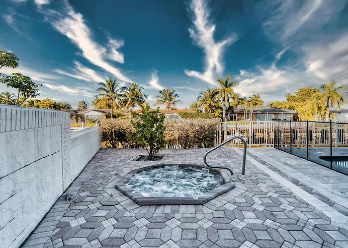 Waterfront Villa Heated Pool Spa Walk To Beach